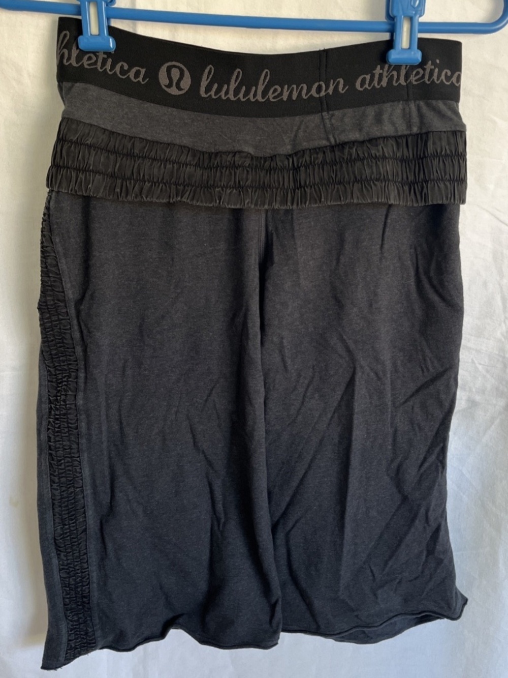 LULULEMON Size 6 Gray Roll Waist Capri Crop Pants Smocked Logo Cotton Wide Leg
